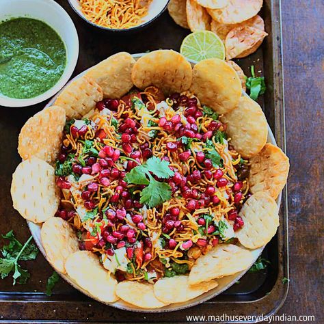 Chaat Dip (served with papdi) Spicy Corn, Indian Appetizers, Potato Snacks, Chaat Recipe, Indian Street Food, Fusion Food, Savory Snacks, Iftar, Street Food