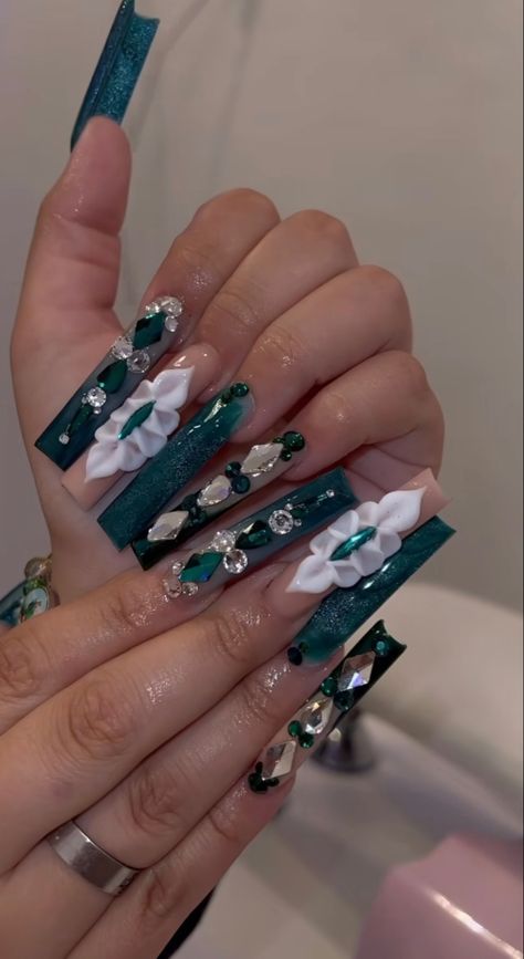 Study Moods, Acrylic Nail Designs Classy, Mexican Nails, Fake Acrylic Nails, Fye Nails, Princess Nails, Mint Green Nails, Body Hygiene, Baddie Nails