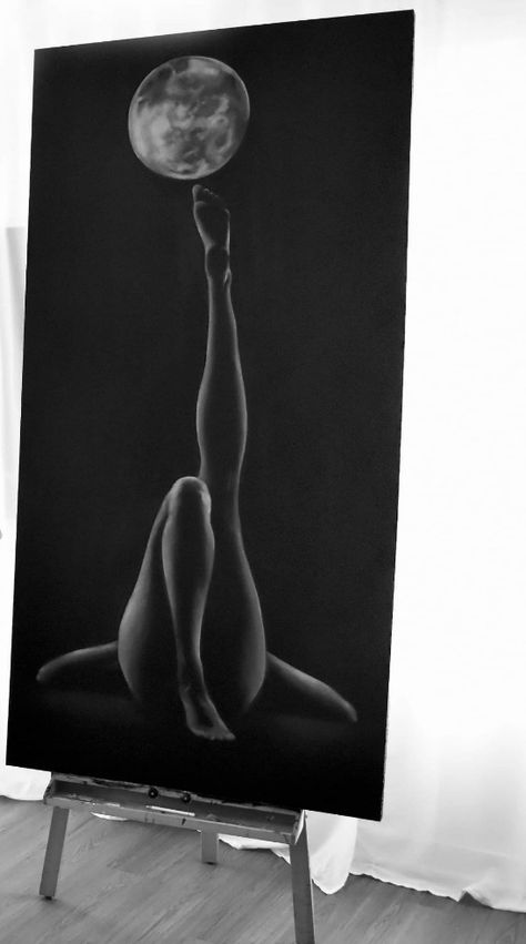 Beauty Salon Paintings, Black And White Body Art, Women Silhouette Art Classy, Body Aesthetics Art, Nude Art Gallery Wall, Woman Laying On Side, Feminine Art Aesthetic, Woman Silhouette Painting, Black Canvas Art Ideas Easy