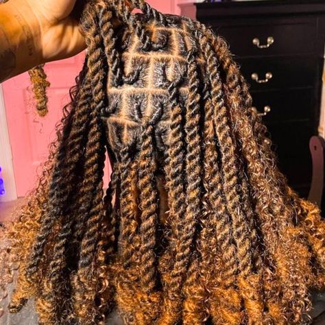 50 Invisible Locs Hairstyles: How-To, Hair Used and Hair Care Tips - Coils and Glory Invisible Locs Hairstyles, Invisible Locs, Protective Hairstyles For Natural Hair, Marley Hair, New Hairstyle, High Ponytails, Locs Hairstyles, Goddess Braids, Hair Inspo Color