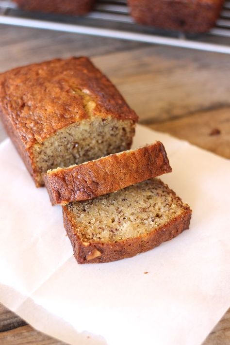 Greek Yogurt Banana Bread - tastes identical to my usual banana bread recipe but has less fat and a little extra protein too. Greek Yogurt Banana Bread, Yogurt Banana Bread, Yogurt Banana, Banana Bread Recipe Moist, Healthy Greek Yogurt, Extra Protein, Moist Banana Bread, Greek Yogurt Recipes, Healthy Banana Bread