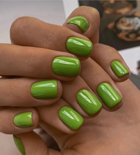 Nails Autumn, Green Nail, Nails 2023, Instagram Nails, Warm Spring, Stick On Nails, Minimalist Nails, Color Analysis, Fire Nails