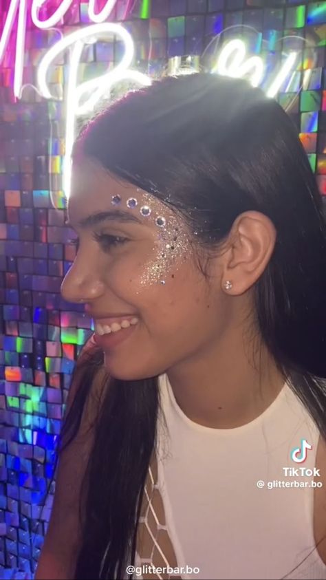 Glitter Face Makeup Festival, Face Gem Ideas, Glitter Bar Ideas, Glitter Face Makeup, Glitter Face Paint, Music Festival Makeup, Glitter Ideas, Gem Makeup, Glitter Bar