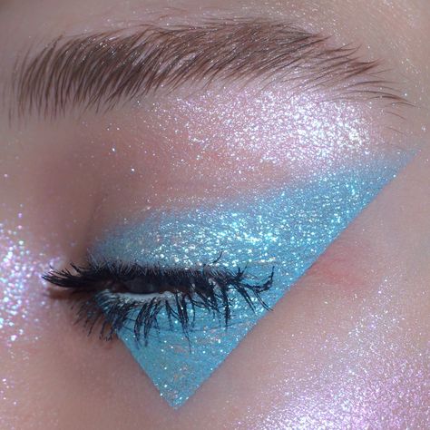 Eye Makeup Glitter, Matte Make Up, Egg Egg, Make Up Designs, Drag Make-up, Makeup Tumblr, Kelly Osbourne, Art Help, Clothing Art