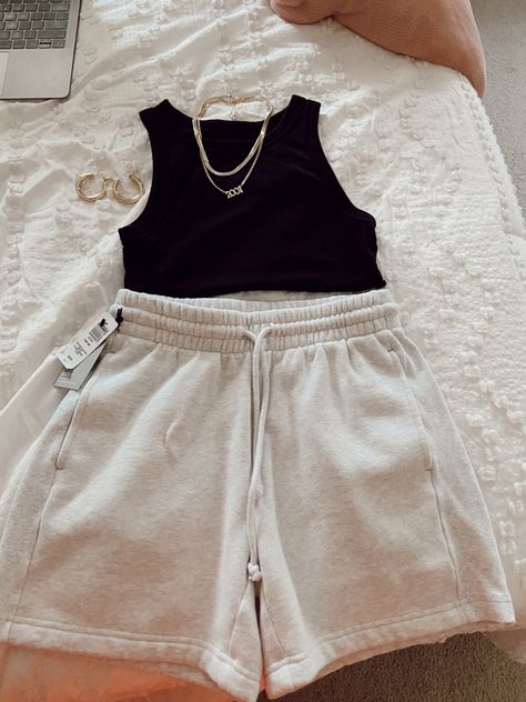 Summer Aritzia Outfits, How To Style Grey Shorts, Aritzia Summer Outfits, Essentials Shorts Outfit, Outfits With Grey Shorts, Grey Sweatshorts Outfit, Shorts Tank Top Outfit, Aritzia Outfit Summer, Aritzia Outfits