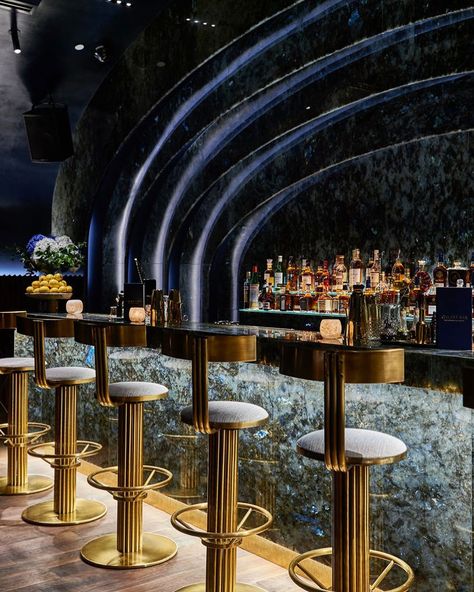 Finest Bars on Instagram: “Galaxy Bar / Dubai / UAE @galaxybardxb An intimate and vibrant lounge bathed in the deep, dark blue of the universe, where our guests…” Night Club Ideas, Pop Up Store Design, Tropical Restaurant, Party Lounge, Boutique Hotel Room, Sky Lounge, Nightclub Design, Hotel Plan, Interior Fit Out