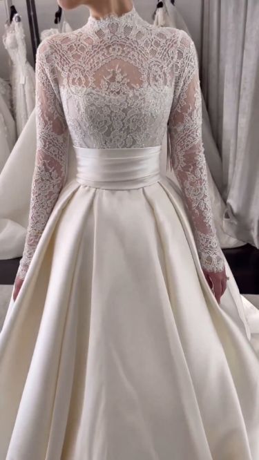 1950 Wedding Dress, High Neck Long Sleeve Wedding Dress, Baju Kahwin, Bride Dress Simple, Wedding Dress Bustle, Classy Wedding Dress, Long Sleeve Wedding Dress Lace, White Wedding Dress, Brides Wedding Dress