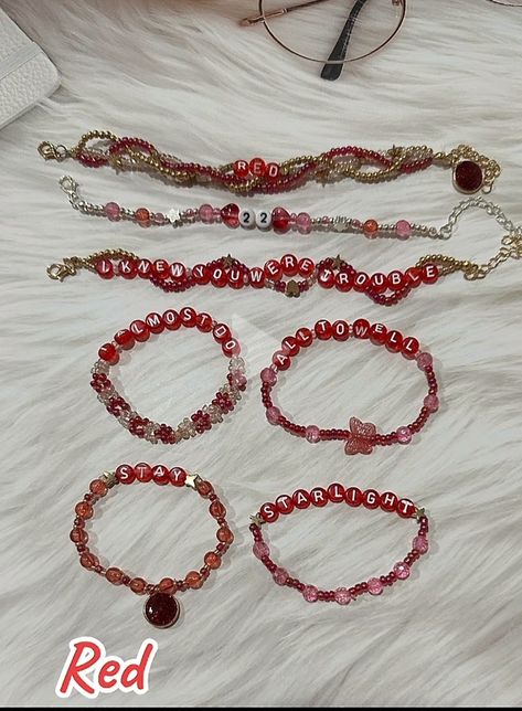 Eras Tour Seed Bead Bracelets, Bracelets Small Beads, Eras Bracelets, Small Bead Bracelet, Cute Friendship Bracelets, Bracelet Inspo, Friendship Bracelets With Beads, Friendship Bracelets Designs, Bead Charms Diy