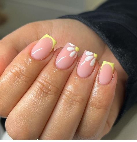 Spring Nail Square 2024 Trends: Chic Designs for Long & Short Styles Spring Nails Square, Nail Square, Nail Art Noel, Short Gel Nails, Short Square Nails, Simple Gel Nails, Girly Acrylic Nails, Work Nails, Simple Acrylic Nails