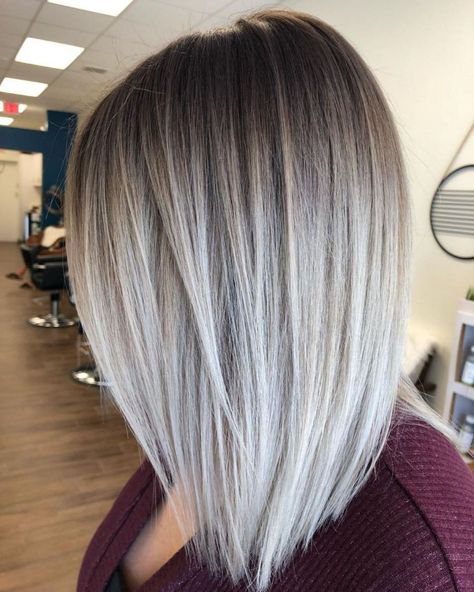 60 Shades of Grey: Silver and White Highlights for Eternal Youth Blonde Balayage Bob, Blonde Hair With Roots, Balayage Bob, Grey Highlights, Medium Length Hairstyles, Blond Balayage, Bronde Balayage, Dark Roots Blonde Hair, Dark Hair With Highlights