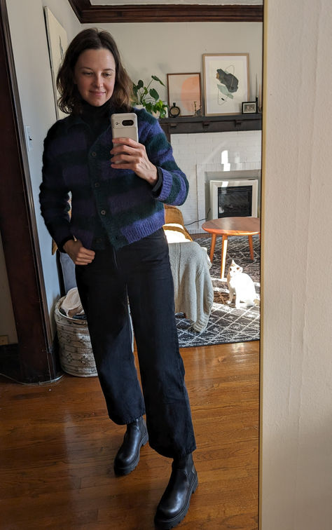 Styling a turtleneck under a cardigan is perfect for frigid winter days. Click to shop this look! Styling A Turtleneck, Turtleneck Under, Winter Teacher Outfits, Chic Winter Outfits, Cozy Coats, Trendy Sweaters, Teacher Outfit, Cold Weather Fashion, Winter Days