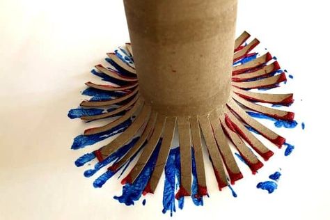 4th Of July Painting, Patriotic Art Ideas, Firework Craft, Tissue Roll Crafts, How To Make Fireworks, Beautiful Fireworks, Memorial Day Activities, Fire Crafts, Firework Painting