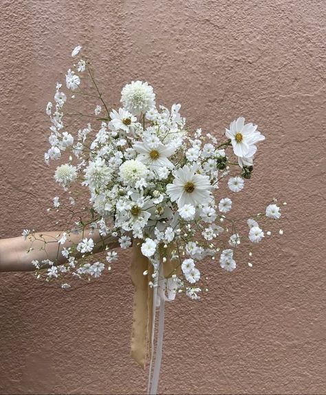 Katie White, Bridesmaid Bouquet White, Daisy Wedding, Daisy Bouquet, Bridal Bouquet Flowers, Instagram Direct, Wedding Flower Inspiration, Wildflower Bouquet, White Wedding Flowers