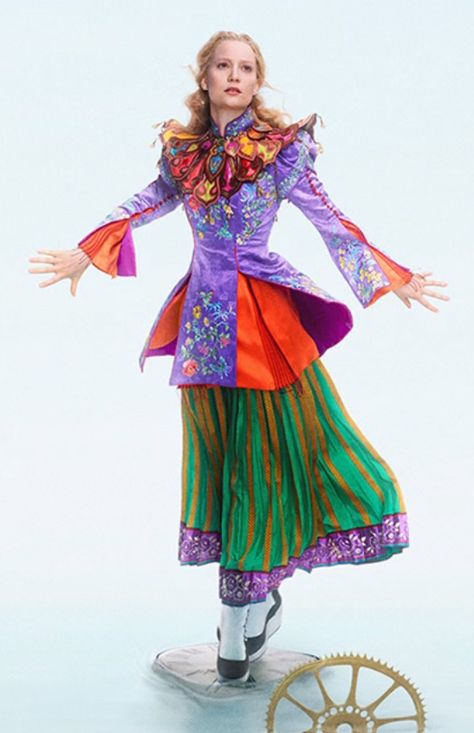 A good look at Alice's Mandarin Costume from Alice through the Looking Glass. Colleen Atwood, Alice Costume, Mia Wasikowska, Disney Live, Wonderland Costumes, Costume For Kids, Flare Long Sleeve, Disney Alice, Wonderland Party