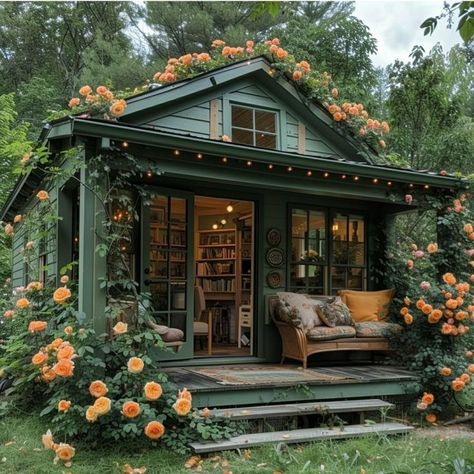 Cottage Facade Ideas, Grandma Cottage, Boho Cottage Exterior, Garden House, Boho House Exterior, Cozy Cottage Exterior, Cottage Woods, Tiny House Exterior, Cottage Exterior