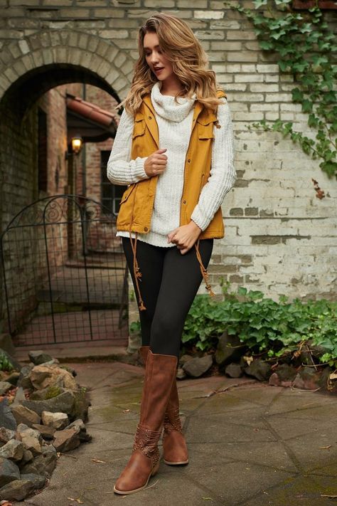 Mustard Vest Outfit, Outfits Chalecos, Military Vest, Awesome Outfits, Casual Day Outfits, Winter 2022, Vest Outfits, Fashion Woman, Outfits Casuales