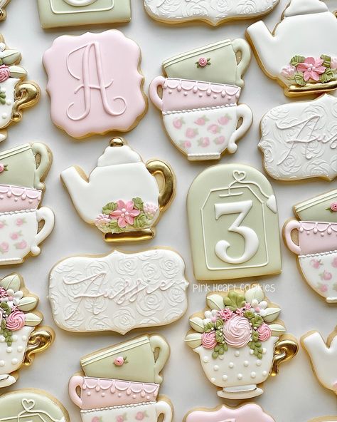 Pink Heart Cookies (@pinkheartcookies) • Instagram photos and videos Tea Party Sugar Cookies, Sharing Tables, Cake Ideas Fondant, Mothers Day Tea, Mothers Day Cake Ideas, Tea Party Cookies, Tea Cup Cookies, Pot Cookies, Teapot Cookies