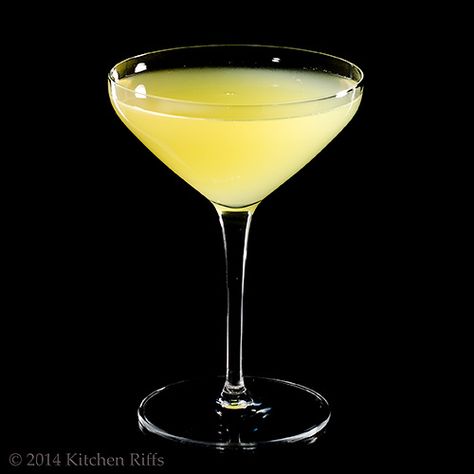 Absinthe – Daddy-O's Martinis Absinthe Recipe, Popular Drink Recipes, Sparkling Wine Cocktails, Cocktail Champagne, Hey Bartender, Thirsty Thursday, Champagne Cocktail, Wedding Drink, Wine Cocktails