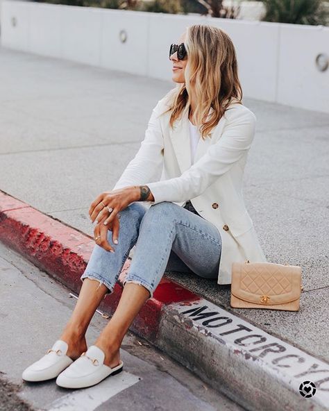 My white blazer & jeans are both on sale! Love this look for summer 🖤 get the details via @liketoknow.it #liketkit http://liketk.it/2E3A0 📷… White Blazer Jeans, White Flats Outfit, White Mules Outfit, White Loafers Outfit, Mules Shoes Outfit, Mule Shoes Outfit, Looks Jeans, Loafers Outfit, Ribbed Tee