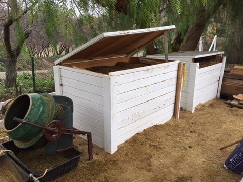 O2Compost Micro-Bin System in Rolling Hills Estate, California Manure Storage, Horse Manure, Sheep Farm, Horse Farm, Composting, Horse Farms, Rolling Hills, Rock N, Outdoor Storage Box