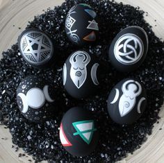 A well-known tradition that occurs during the spring, whether for Ostara, or Easter, is the coloring of eggs. The humble egg has been the most recognizable symbol for rebirth, worldwide (McCoy, 200… Triple Goddess Symbol, Goddess Symbols, Pagan Festivals, Pagan Crafts, Painted Eggs, Vernal Equinox, Magic Symbols, Witchy Crafts, Spring Celebration