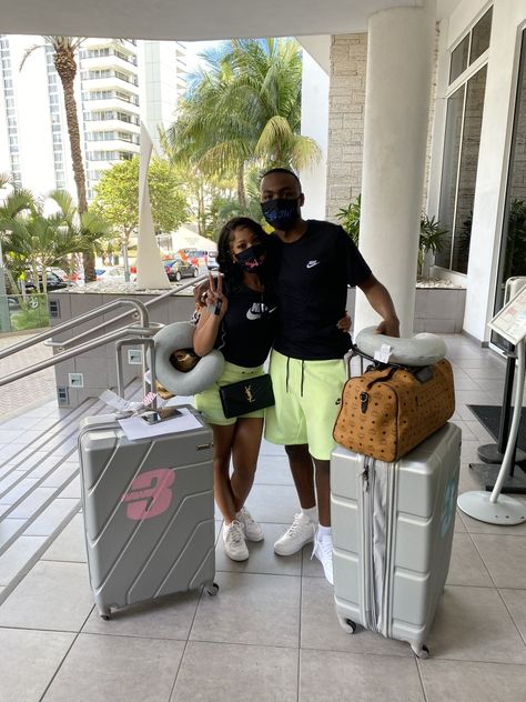 Cute Airport Outfit, Vacation Outfits Women, Bwwm Couples, Couple Matching Outfits, Couple Fits, Black Men Fashion Casual, Black Relationship Goals, Honeymoon Outfits, Bae Goals