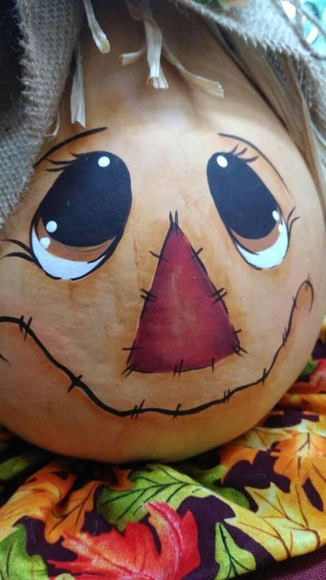 Painted Scarecrow, Scarecrow Painting, Fall Gourds, Scare Crow, Halloween Gourds, Scarecrow Face, Scarecrow Crafts, Hand Painted Gourds, Fall Scarecrows