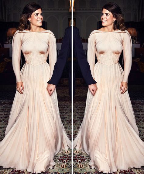 Princess Eugenie second dress in pictures Eugenie Wedding Dress, Princess Eugenie Wedding, Wedding Night Dress, Blush Wedding Reception, Second Wedding Dress, Zac Posen Gown, Eugenie Wedding, 2nd Wedding Dresses, Evening Reception