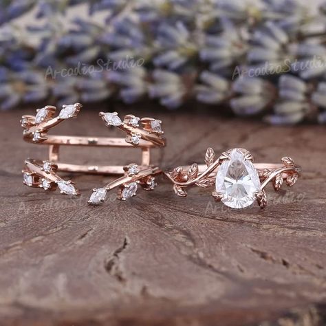 Leaf Branch Engagement Ring, Nature Wedding Ring Set, Nature Inspired Wedding Ring Sets, Unique Engagement Rings With Band, Engagement Rings With Leaves, Dream Engagement Rings Oval, Wedding Rings And Bands Sets, Beautiful Rings Engagement, Engagement Rings Teardrop