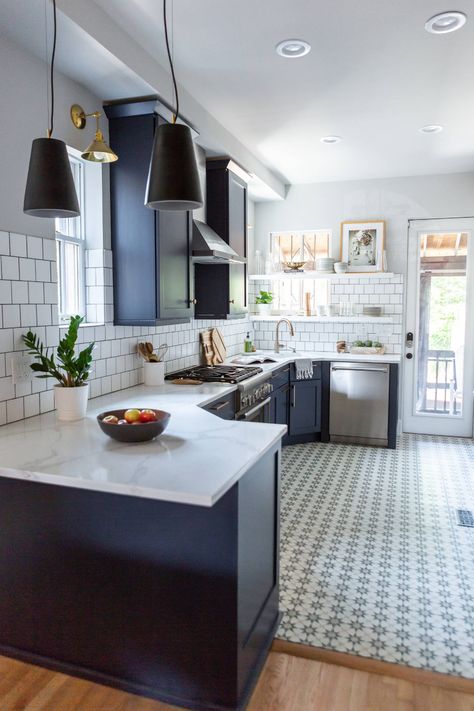 Kitchen Without Island, Modern L Shaped Kitchens, L Shape Kitchen Layout, Small L Shaped Kitchens, Mid Century Modern Kitchen Remodel, Modern Kitchen Flooring, L Shaped Kitchen Designs, Modern Kitchen Tiles, Cement Tile Floor