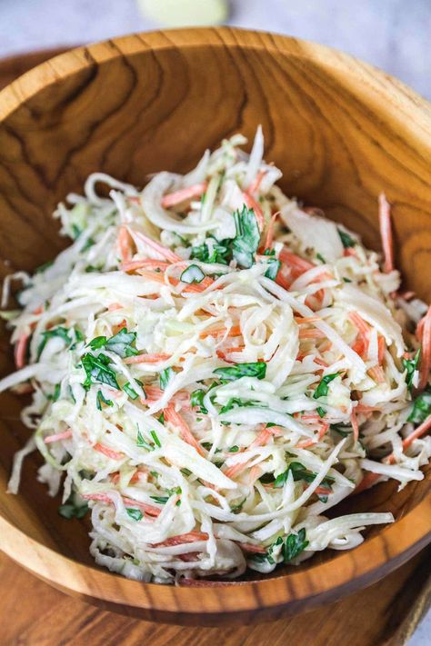 Daikon Radish Salad, Diacon Radish Recipes, White Radish Salad, Asian Radish Recipes, Japanese Radish Recipes, Diakon Recipes, Mooli Recipe, Diakon Radish Recipes, Korean Radish Recipes