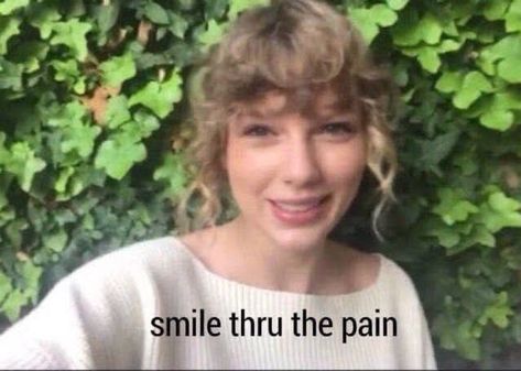 Taylor Swift Smiling, Taylor Swift Reaction Pics, Taylor Swift Reaction, Smiling Through The Pain, Smile Through The Pain, Vinnie Hacker, Reaction Pics, Taylor Swift, Swift