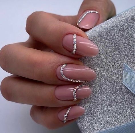 Stylish Almond Nails, Almond Nails Design Ideas, Diamante Nails, March Nails Spring, March Nails, Nagellack Trends, Nails Design Ideas, Romantic Nails, Nail Trend