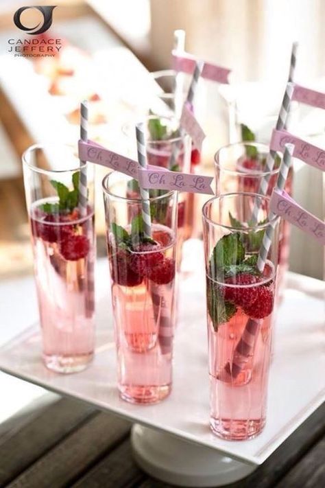 Raspberry Wedding Color, Birthday Recipes, Wedding Signature Drinks, Straw Flags, Reception Food, Popcorn Bar, Beach Meals, Cocktail Sauce, French Paper