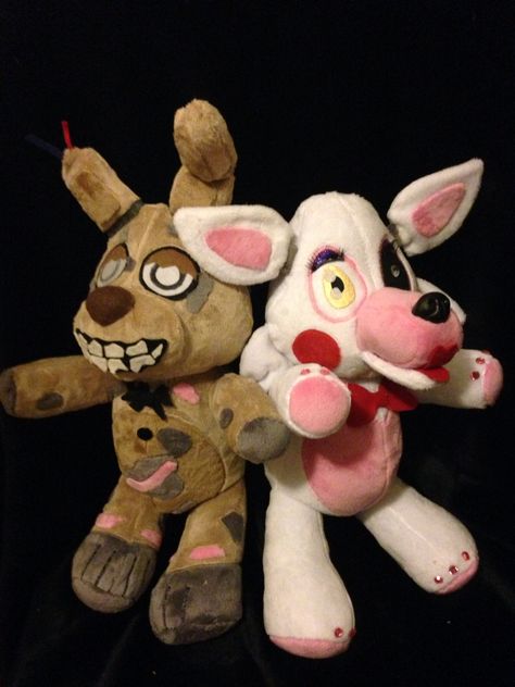 Springtrap and Mangle plush handmade by me from Five Nights At Freddy's :) Springtrap And Mangle, Mangle Plush, Springtrap Plush, Fredbear Plush, Mangle Cosplay, Fnaf Merch, The Mangle, Fnaf Plushies, Fnaf Plush