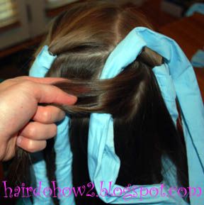 rag curls how-to from a blog of girl hairstyles (braids, twists, curls, etc.) Rag Curls Tutorial, Curling Iron Curls, Rag Curls, Heartless Curls, How To Style Hair, Iron Curls, Beach Waves Hair Tutorial, Curl Tutorial, Overnight Curls