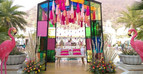 Magical Ceiling, Flamingo Wedding Decor, Ceiling Decor Ideas, Flamingo Wedding, Swan Wedding, Pink Swan, Swan Decor, Indian Wedding Planner, Entrance Ideas