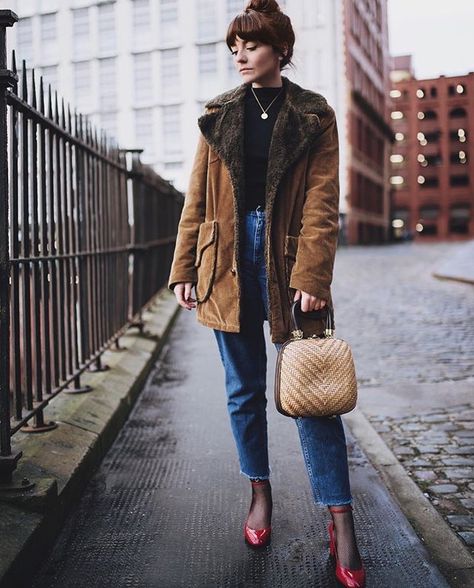 Alice Catherine, Faux Fur Collar Coat, Trendy Womens Shoes, Daily Outfit Inspiration, Casual Outfit Inspiration, Patent Shoes, Jan 1, Fashion 2017, Daily Outfits