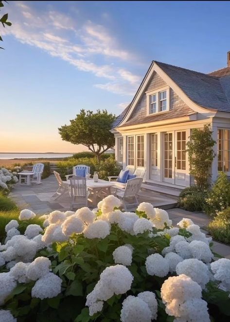 New England Cottage Aesthetic, Newport Beach California Homes, Coastal Cape Cod House Exterior, Nantucket Home Decor, Coastal Granddaughter House Exterior, East Coast House Aesthetic, Coastal Granddaughter House, Nantucket Style Homes Exterior, Beach House Mansion