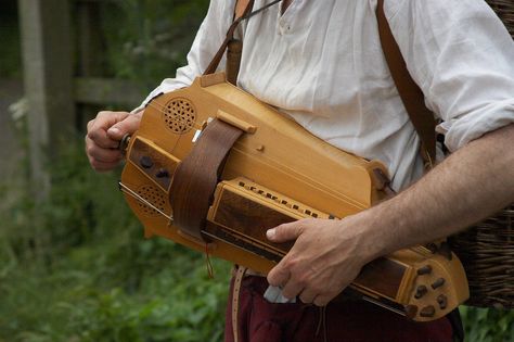 Elizabethan House, Town And Country Magazine, Hurdy Gurdy, Man Band, Country Magazine, House Farm, Music Making, English History, Musical Art