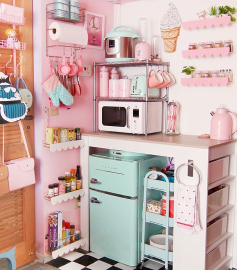 Scathingly Brilliant: Mini kitchen DIY/tour Kawaii Tiny House, Mini House Aesthetic, Cute Appartement, Mini Kitchen In Bedroom, Diy Kitchenette, Pastel Kitchen Ideas, Mini Kitchen Decor, 50’s Kitchen, Pink Kitchen Utensils