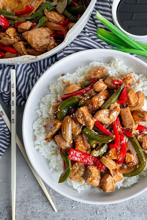 If you have ever had Panda Express Black Pepper Chicken, then you know just how tasty this dish can be! This One Pot Black Pepper Chicken is even better than takeout and is very simple to make. With chicken, bell peppers, onions, and a spicy homemade black pepper sauce, this Black Pepper Chicken will satisfy all of your takeout cravings in a healthier (and cheaper!) way. One Pot Black Pepper Chicken, Panda Express Black Pepper Chicken, Chicken Bell Pepper, Homemade Chicken Fried Rice, Black Pepper Sauce, Black Pepper Chicken, Recipes With Chicken And Peppers, Better Than Takeout, Chicken Breast Seasoning