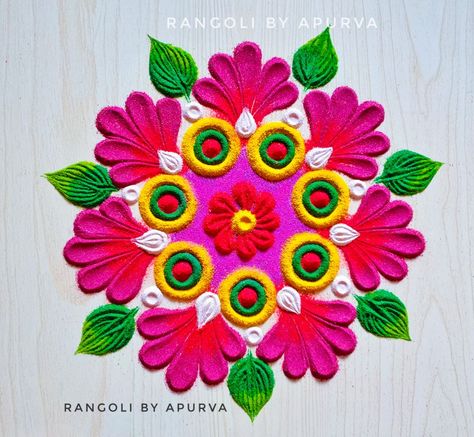 Rangoli Designs Free Hand, Abstract Rangoli, Rangoli Designs Border, Modern Rangoli, Small Rangoli Designs, Rangoli Competition, Border Rangoli Designs, Diwali Painting, Rangoli Videos