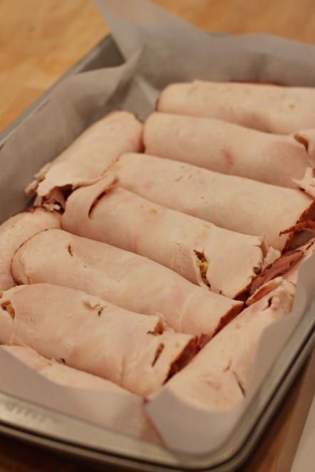 turkey roll ups Deli Meat Recipes, Turkey Rolls, Turkey Lunch Meat, Turkey Roll, Mashed Potatoes And Gravy, Turkey Roll Ups, Potatoes And Gravy, Crusted Chicken Recipes, Mash Potatoes