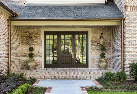 Marie Flanigan Interiors - Exterior 101 - Beautiful Brick Homes - Antique, Hand Molded, Extruded, and Tumbled Brick. Queen, Modular, and Mid-Century Brick Size. Painted, Limewash, Slurry and Smear Brick Exterior Finishes. Whitewash finishes. Smear Brick, Acadian Style Homes, Kitchen Brick, Brick House Exterior, German Smear, Marie Flanigan Interiors, Brick Images, Marie Flanigan, Apartment Exterior