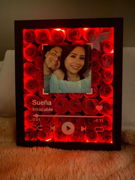 Music / spotify album frame with red roses red LED Lights Birthday Presents For Girlfriend, Cute Anniversary Gifts, Diy Gifts For Girlfriend, Shadow Box Gifts, Diy Anniversary Gift, Presents For Girlfriend, Idee Cricut, Boyfriend Personalized Gifts, Birthday Gifts For Boyfriend Diy