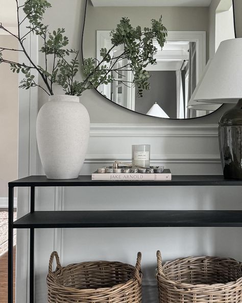 Entrance Table Ideas, Black Metal Console Table, Simple Console Table, Entry Console, Modern Console Table, Console Table Styling, Console Table Decorating, Metal Console Table, Entrance Table