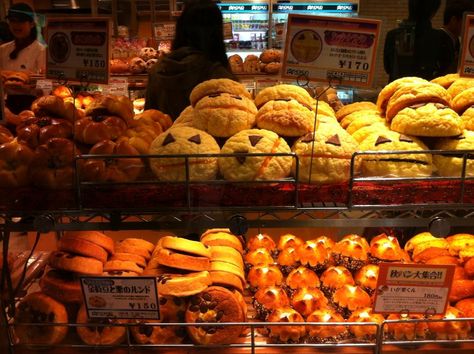 Halloween in Tokyo – Appetite For Japan Halloween In Japan, Halloween Japan, Japan Halloween, Japanese Cafe, Halloween City, Eye Eye, Japan Aesthetic, Aesthetic Japan, Halloween Aesthetic