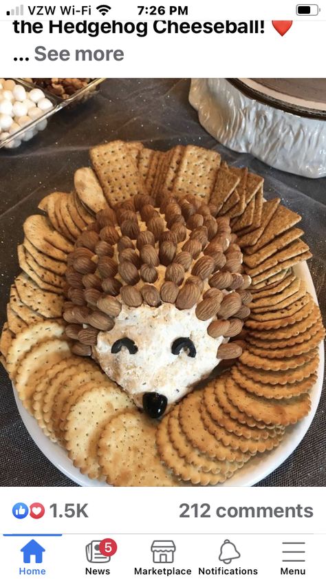 Hedgehog Cheeseball, Animal Shaped Foods, Woodland Creatures Baby Shower, Hedgehog Birthday, Decorações Com Comidas, Amazing Food Decoration, Baby Shower Woodland Theme, A Hedgehog, Cheese Ball Recipes