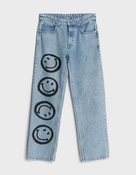 Smiley Jeans, Tumblr Aesthetic Clothes, Graphic Jeans, Reworked Clothes, Painted Clothes Diy, Mode Kimono, Crop Rotation, Custom Jeans, Custom Denim